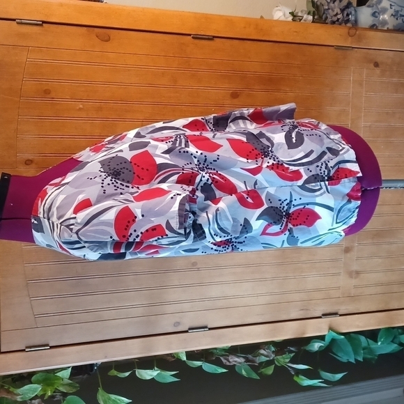 ICU Scrubs Top - Picture 6 of 7